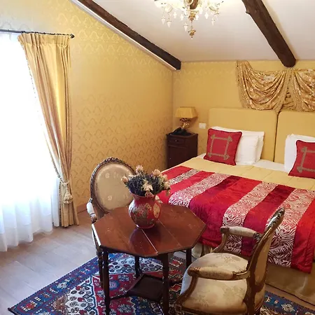 Relais Alberti فندق 4*
